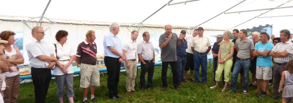 De nombreux élus, le représentant de lEtat pour saluer le travail accompli.